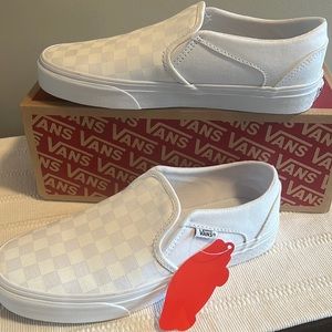Vans Asher NWT.